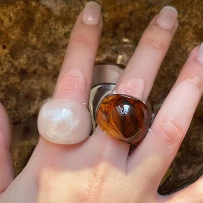 2025 Retro Breiter Harzring - Herbst/Winter Mode, Einzigartiges Zeigefinger-Design für Frauen und beste Freundinnen