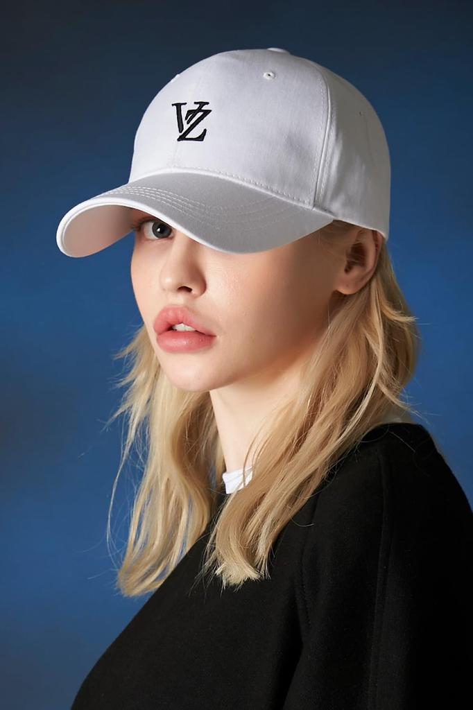 3D Monogram logo over fit ball cap White [VARZAR]