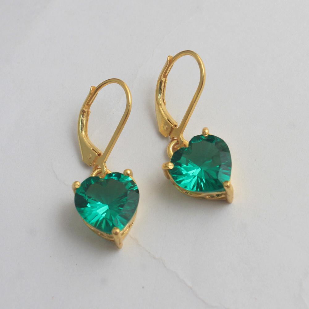 Herz-Ohrring mit grünem Zirkon, Gelbvergoldung, Hebelverschluss, 925er-Sterlingsilber, Charm-Schmuck