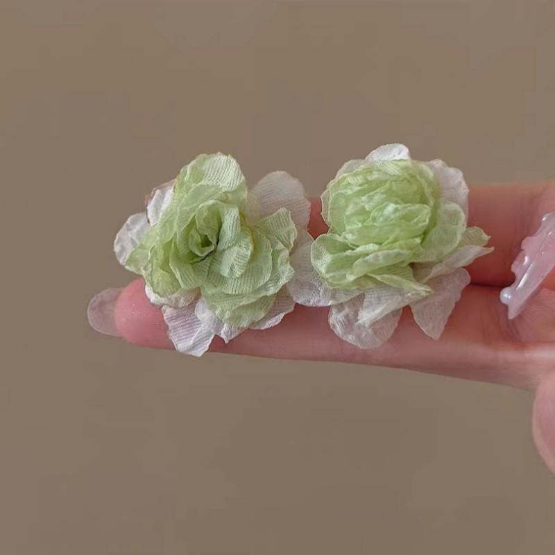 

Серьги в виде живых цветов, вдохновленные лесом: Элегантные, высококачественные, модные аксессуары с уникальным дизайном.