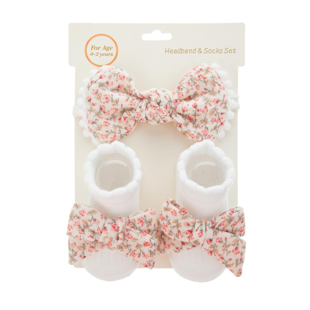 Niedliches europäisches Babysocken-Set mit Spitzen-Stirnband Knitter-Handgebundener Schleifenschmuck Bootssocken Neugeborenen-Stirnband Rutschfeste Bodensocken