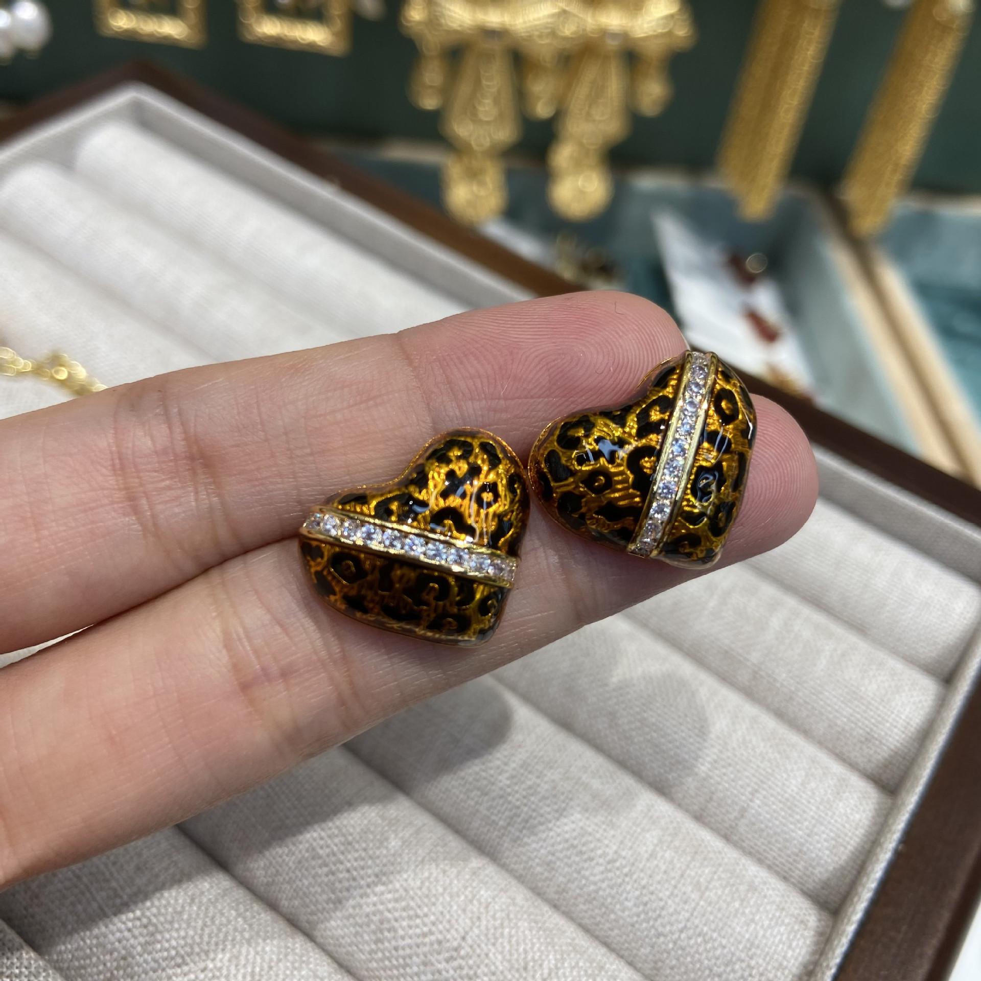Vintage Enamel Oil Drip Leopard Print Love Necklace Stud Earrings Ring Set Inlaid Zircon Peach Heart Necklace