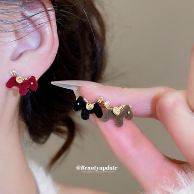 Silver Needle Retro Flocked Pony Stud Earrings: Simple, Versatile, High-End Autumn/Winter Fashion Jewelry