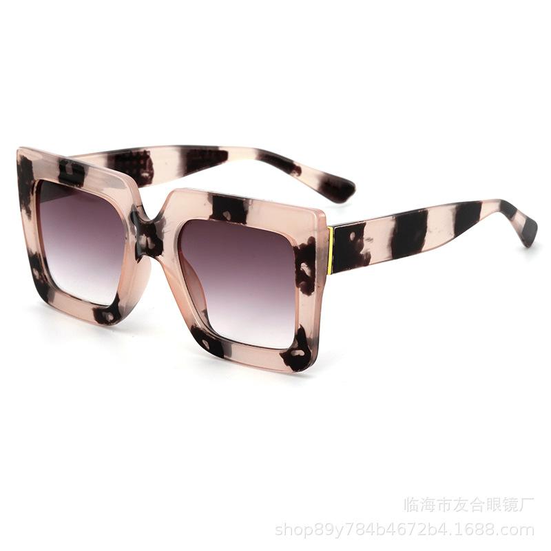 Europe and the United States new trend large frame glasses fashion sunglasses simple frame explosion men and women two-color models