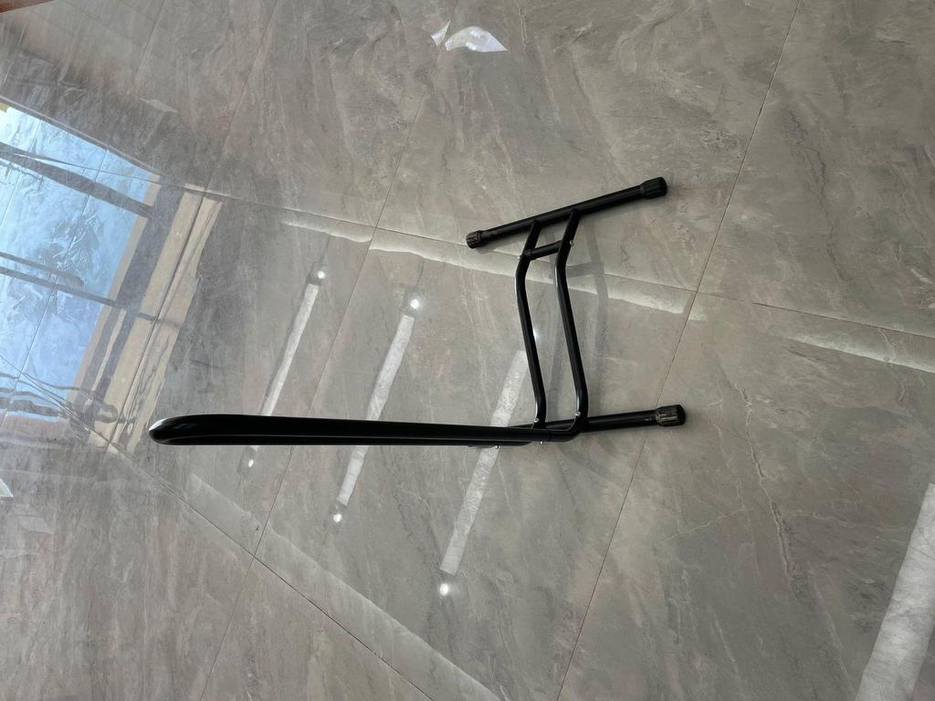 Vertical L-Shaped Bicycle Rack & Display Stand for Mountain Bikes
