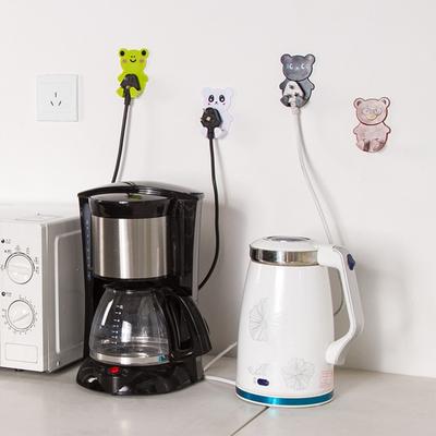 2PCS Suporte de plugue de cabo de alimentação montado na parede, animais de desenho animado, gancho de força adesiva para tomada de cozinha, toalha, bucha, roupão de banho