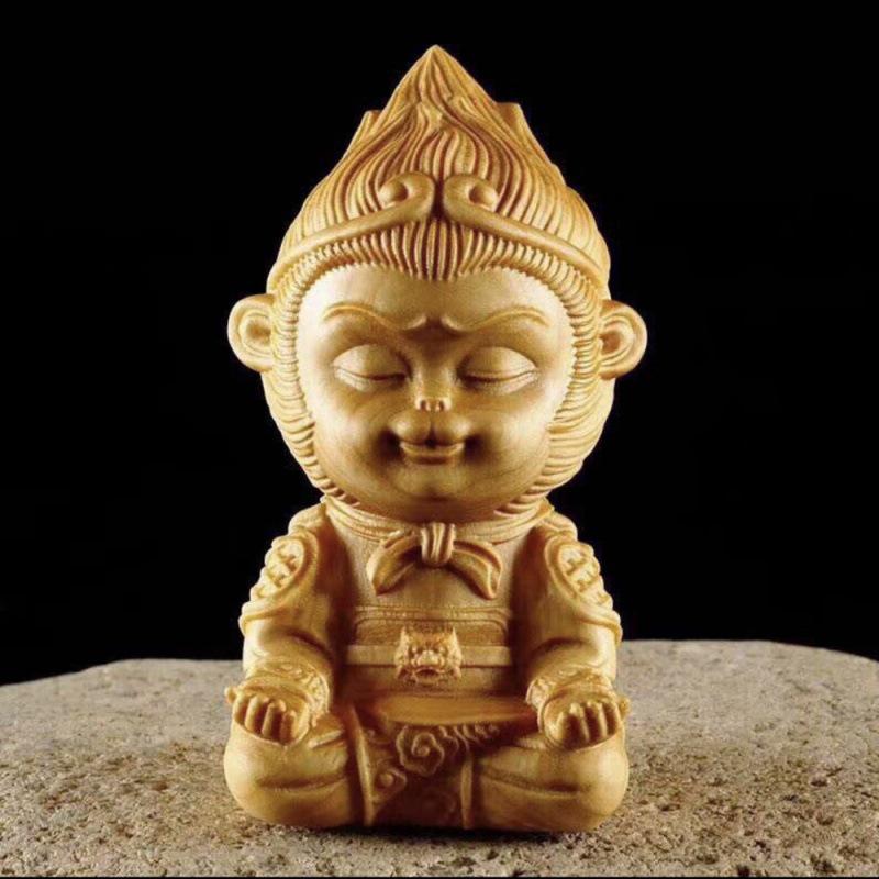 Taihang Cliff Cypress Sun Wukong Sculpture: Creative Solid Wood Monkey Desktop Ornament