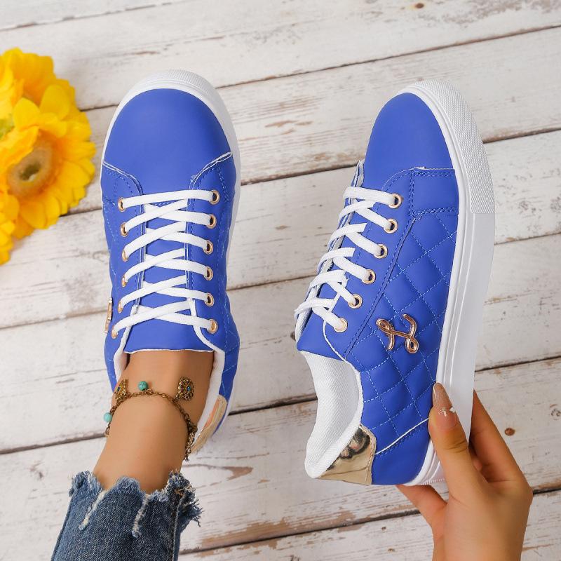 Foreign trade large size spring and autumn new black board shoes women's flat bottom non-slip 4342 lace-up lightweight versatile casual sports shoes