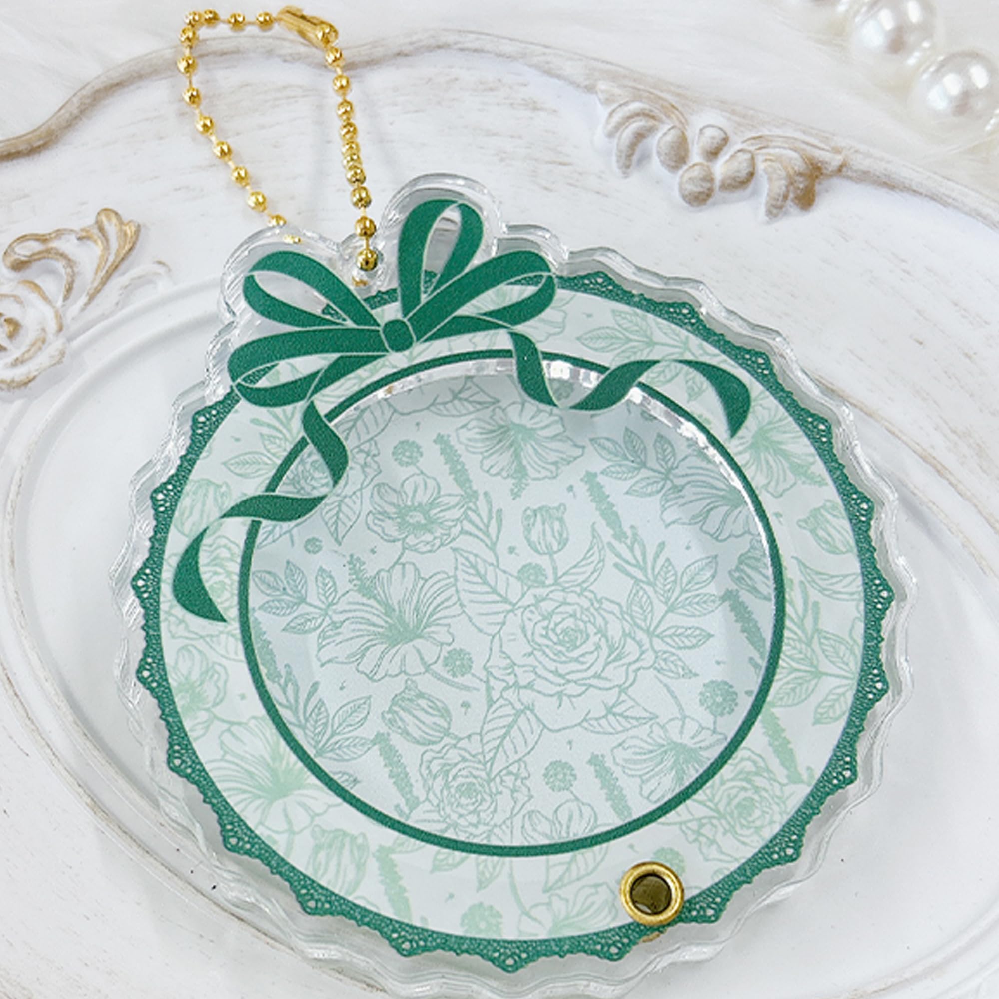

Acrylic Badge Frame [Floral Pattern] - Perfect for Otaku Activities, Small Items, and Anime Goods Storage and Display - g.triger Green [Used]