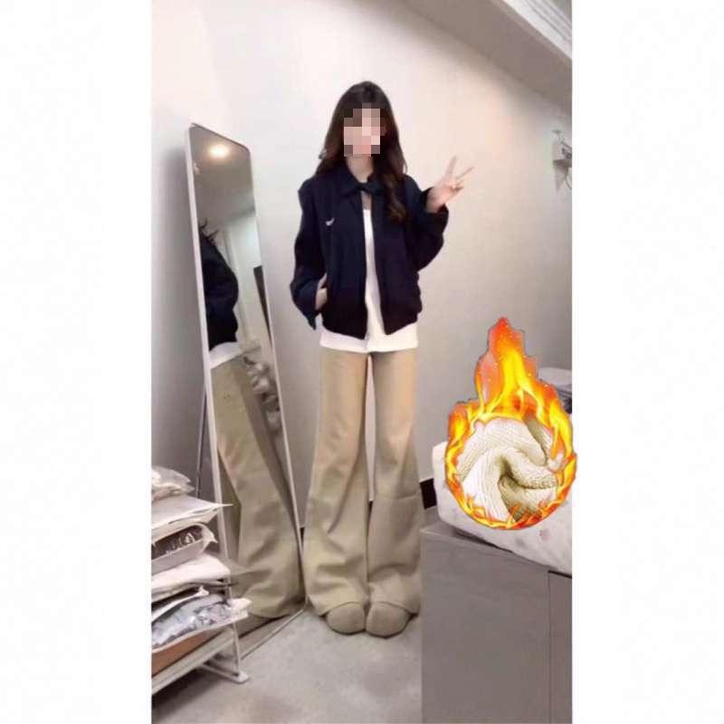 

Джинсы-микрофлэр в ретро-стиле, цвета хаки, с флисовой подкладкой: С заниженной талией, стройнящие, свободные, в пол для осени и зимы. S