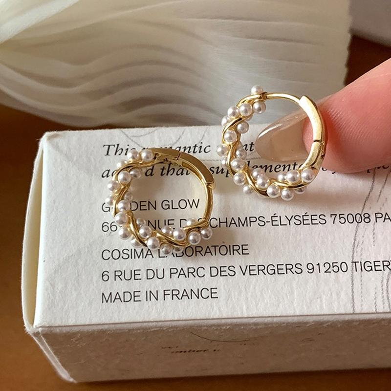 Korean Little Pearl Circle Hoop Earrings for Women Temperament Metal Line Ear Buckle Earrings Vintage Party Date Jewelry Gift