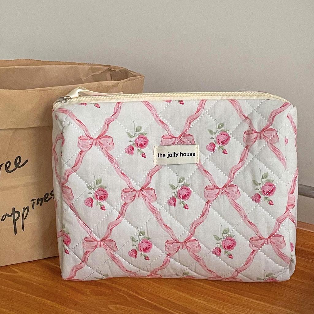 Bowknot Floral Palace-Style Quilted Wash Bag - Retro, Soft, Cute Octagonal Design