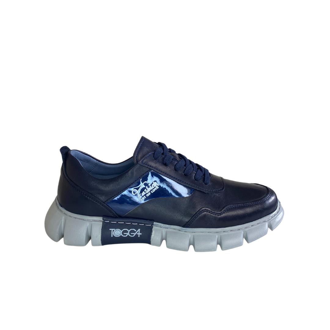 

Мужская спортивная обувь из натуральной кожи