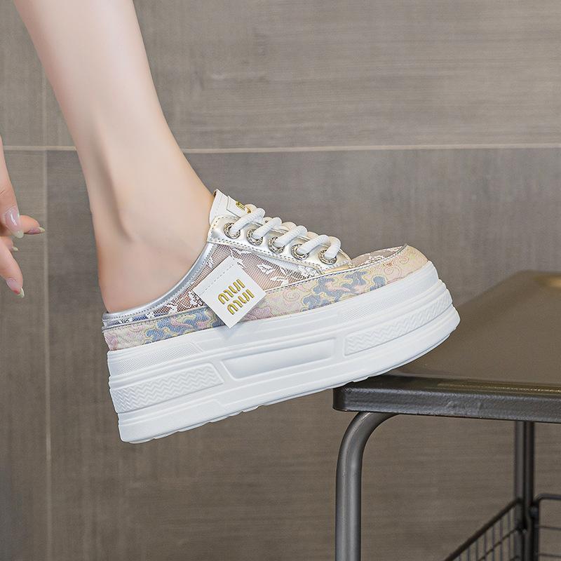 2025 Sommer neue atmungsaktive Halbschlappen Mesh weiße Schuhe Damen Freizeitschuhe vielseitige dicksohlige Farbabstimmung Studentenschuhe