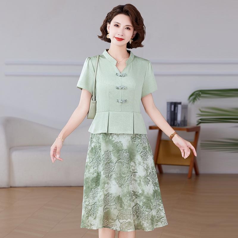 

Elegant Chinese-Style Women s Summer Short-Sleeve Faux Two-Piece Dress for Middle-Aged and Elderly 3XL (suggested for 120-135 jin) зелёный