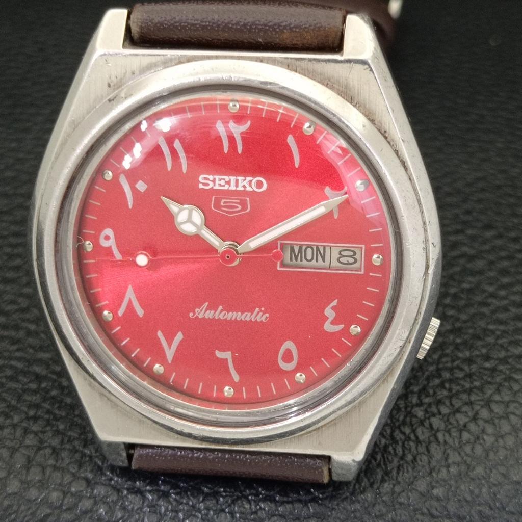 VINTAGE SEIKO 5 AUTOMATIC 7009A JAPAN MENS ARABIC RED COLOR DIAL WATCH a702665-1