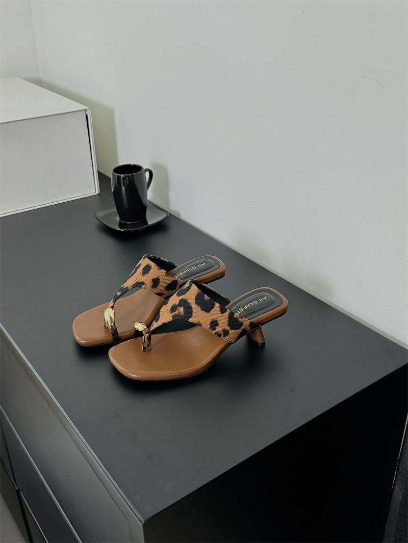 

Temperament Versatile Set Toe Cool Slippers Women S Summer Wear Thin Square Head Soft Leather Thin Heel Slippers 40