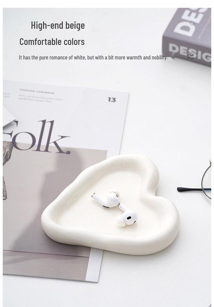 Nordic Heart-Shaped Ceramic Jewelry and Tabletop Storage Tray