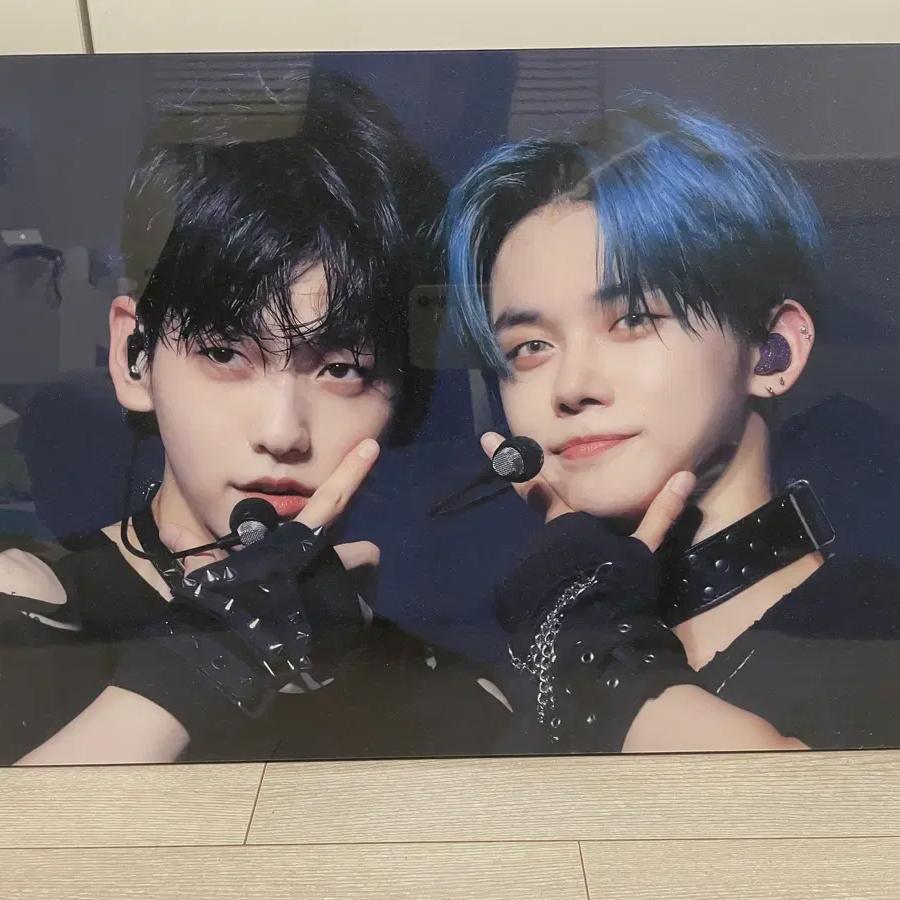 

Yeonjun Subin Acrylic Picture Frame