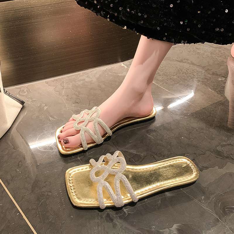 Popular Flat-bottomed Slippers for Women's Outerwear 2025 Summer New Rhinestones Fried Street One-word Fashionable Versatile Sandals