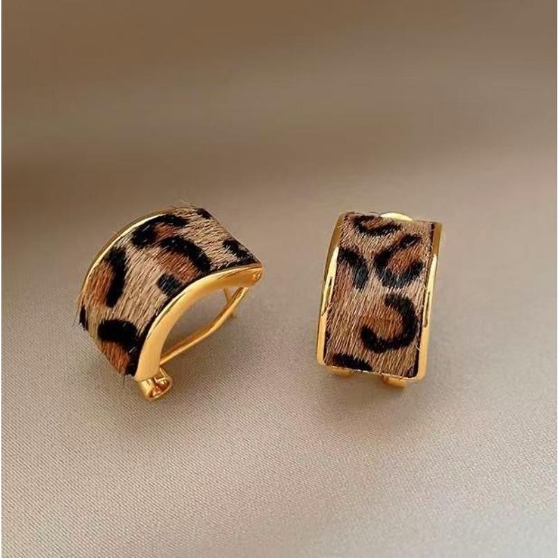 Silver Needle Leopard Geometric Earrings Vintage Maillard Temperament Premium Stud Earrings Fashion Daily Commuter Earrings