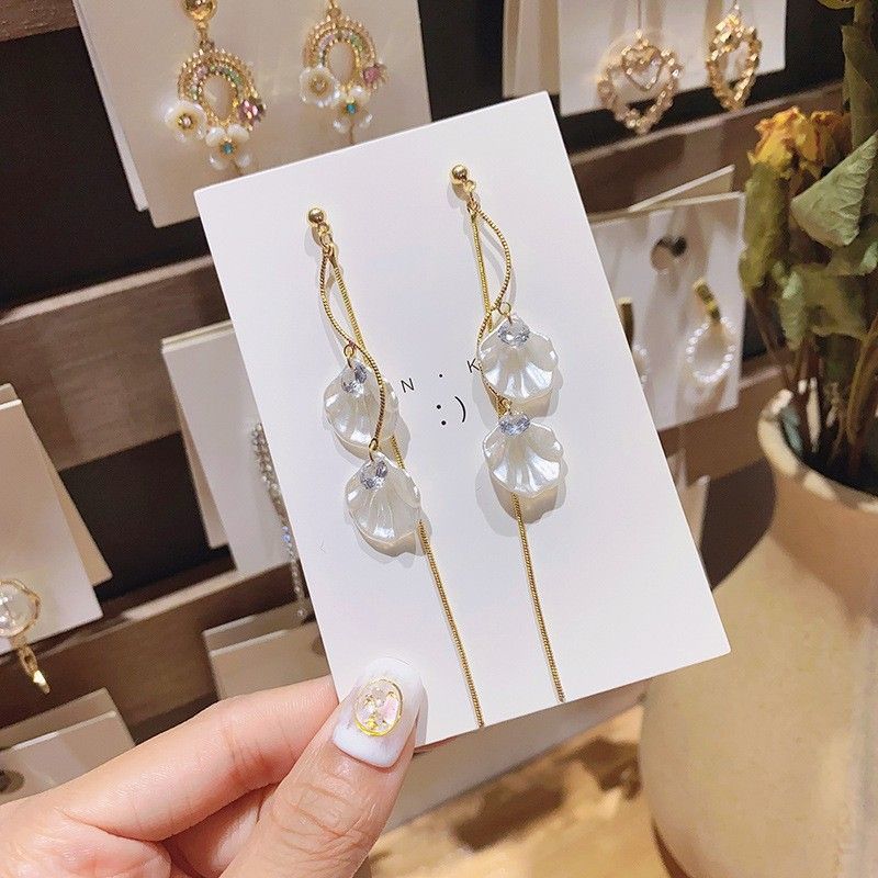 French Vintage Shell Pearl Petal Fringed Earrings Female Accessible Luxury Fancy Long High Profile Ear Studs Earrings