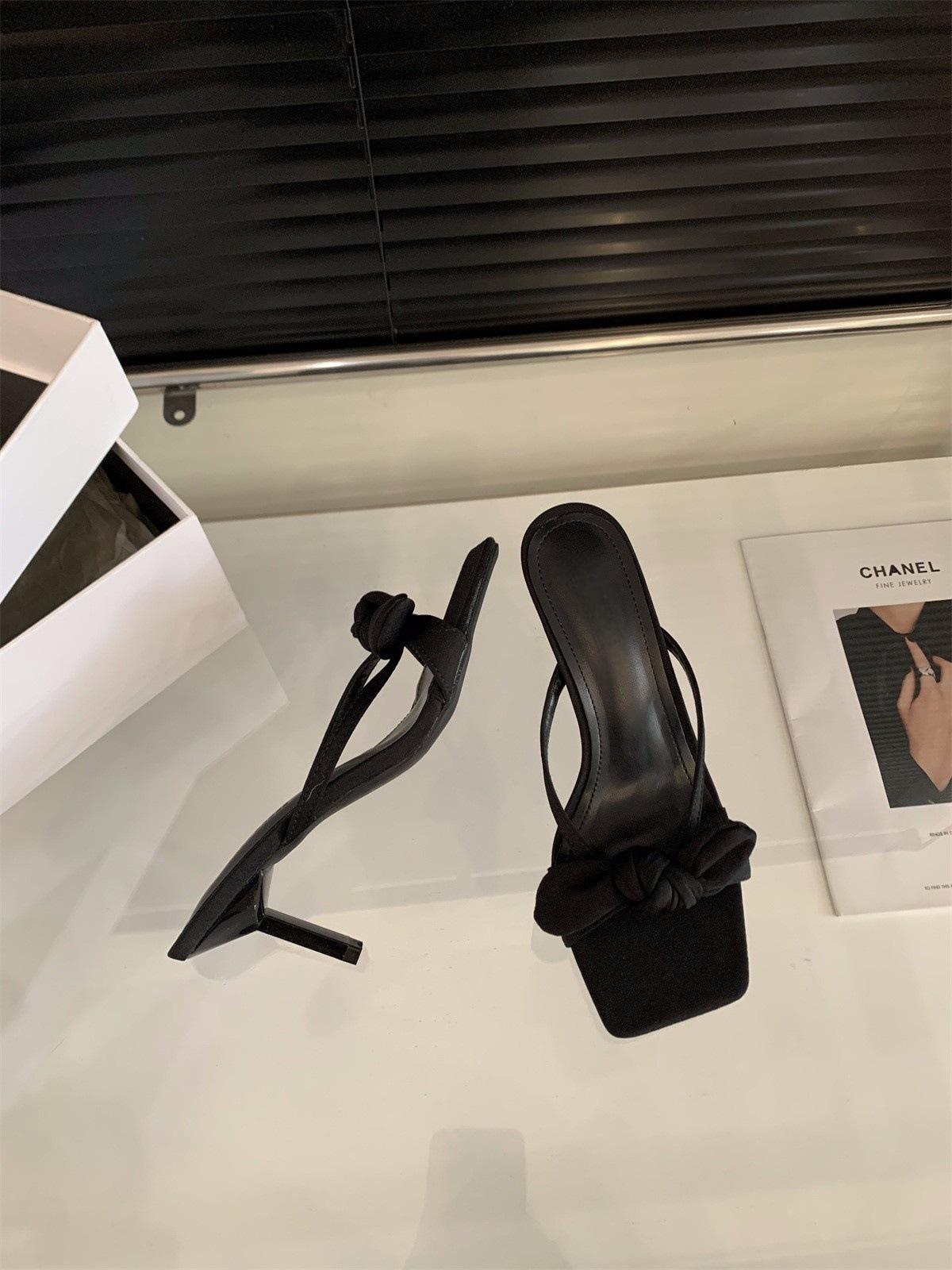 

Niche French black high heels temperament cool slippers women s shoes wear 2025 summer bow fairy sandals 34