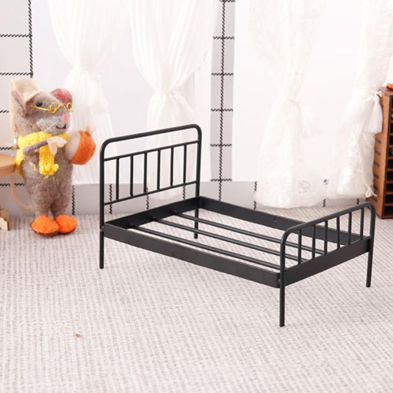 1Pcs 1:12 Dollhouse Miniature Iron Doll Bed Model Mini Doll Furniture Simulation Bed Bedroom DIY Accessories Toys