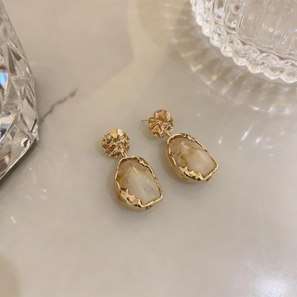 New Fashion Vintage Gold Square Zircon Earrings Women Elegant Luxury Versatile Jewelry Accessories High-end Fashionable Elegant