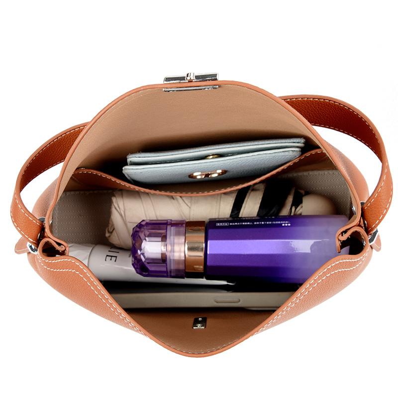 Crossbody bag women's new fashion handbag large capacity soft leather commuter bag niche handbag women's bag