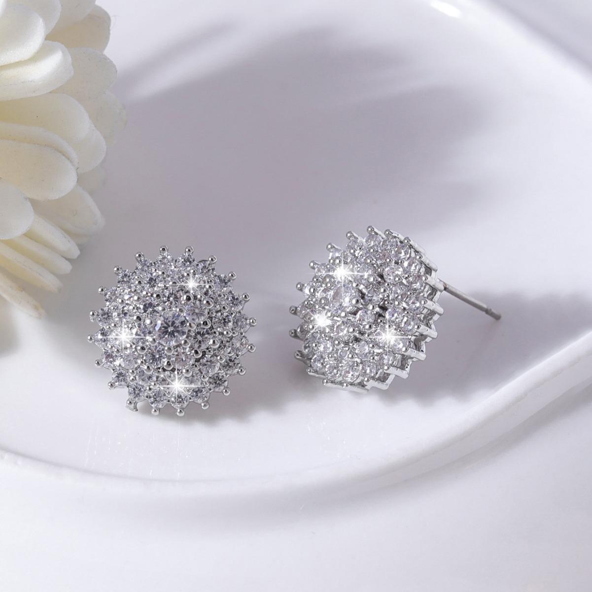 

Милые и крутые Spice Girl корейская версия корейский стиль женские серьги-гвоздики Супер фея инкрустированные цирконом серьги с полным бриллиантом нишевые серьги