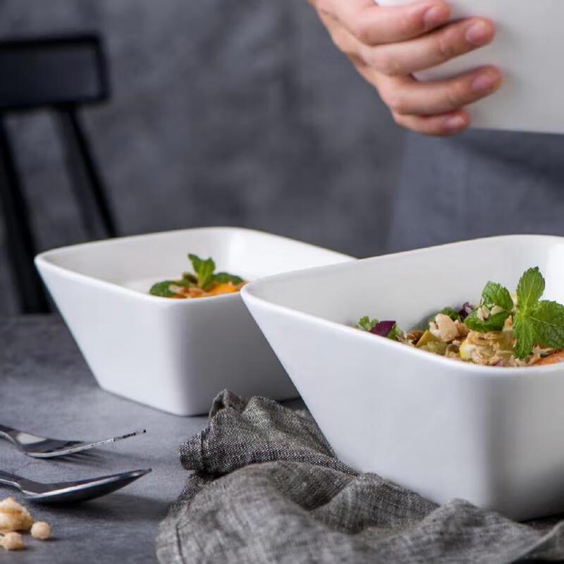 Nordische Weiße Quadratische Keramik Servierschüssel