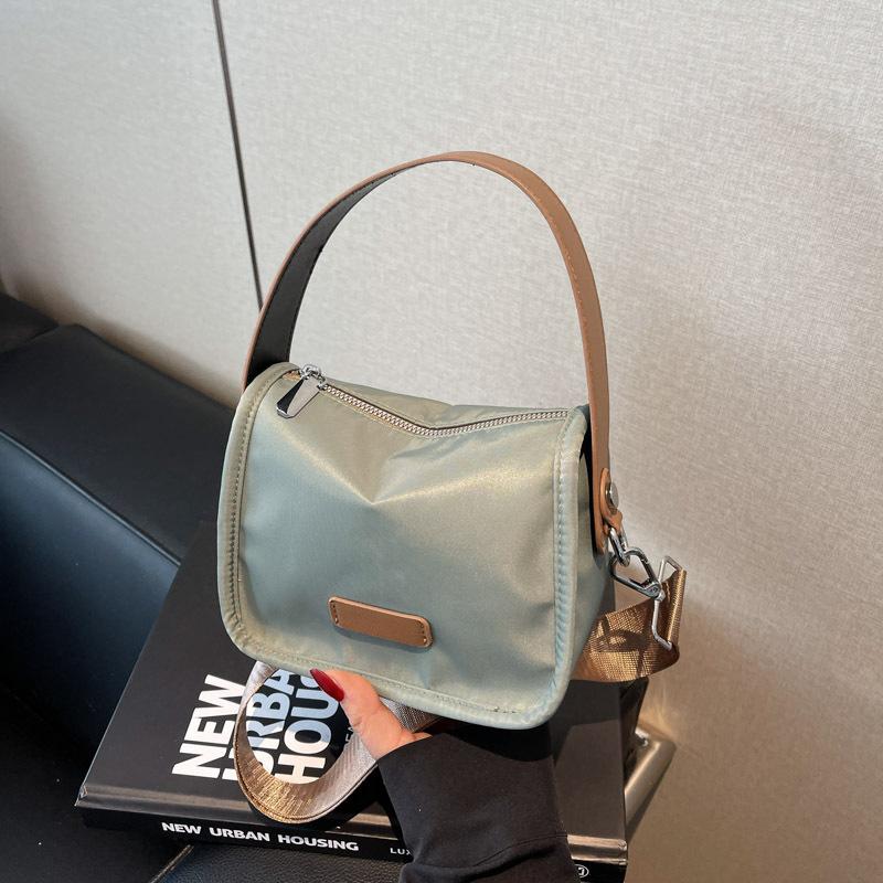 Small Bag Women's Versatile 2025 New Fashion Retro Canvas Messenger Bag Women's Work Small Square Bag Portable Shoulder