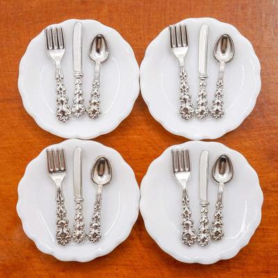 1/12 Miniature 4 Pieces Plates And 12 Pieces Cutlery Dollhouse Kitchen Accessories