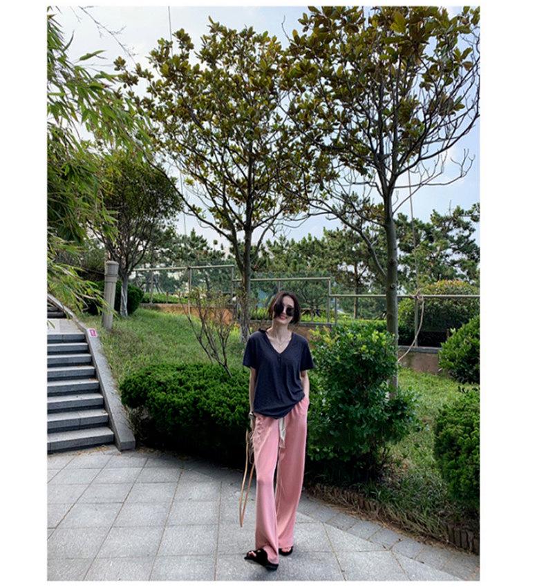 Women's Minimalist High-End White Short Sleeve T-shirt, Summer 2023