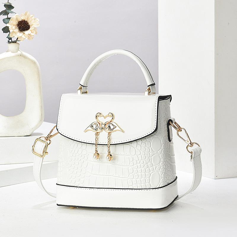 

Small bag new mini handbag simple style crocodile pattern shoulder women s bag classic versatile and lightweight length 18.5 width 9.5 height 18 белый