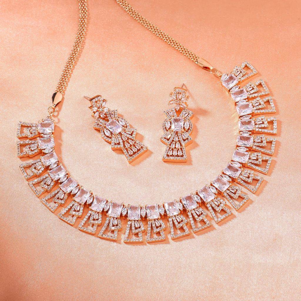 Uimitor set de colier Estele placat cu aur roz și CZ pentru femei