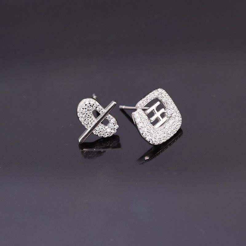 

Chinese Character S925 Sterling Silver Earrings: Retro, National Tide Style with Feminine, Niche Personality