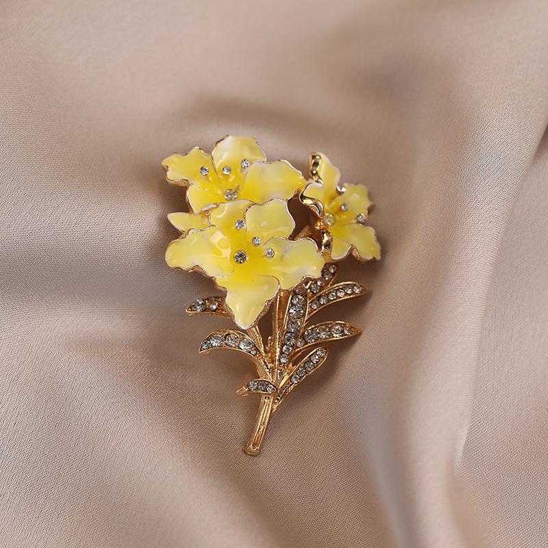 Exquisite High-End Schmetterlingsbrosche für Damenmode - Elegante Corsagen-Nadel & Kleidungsaccessoire