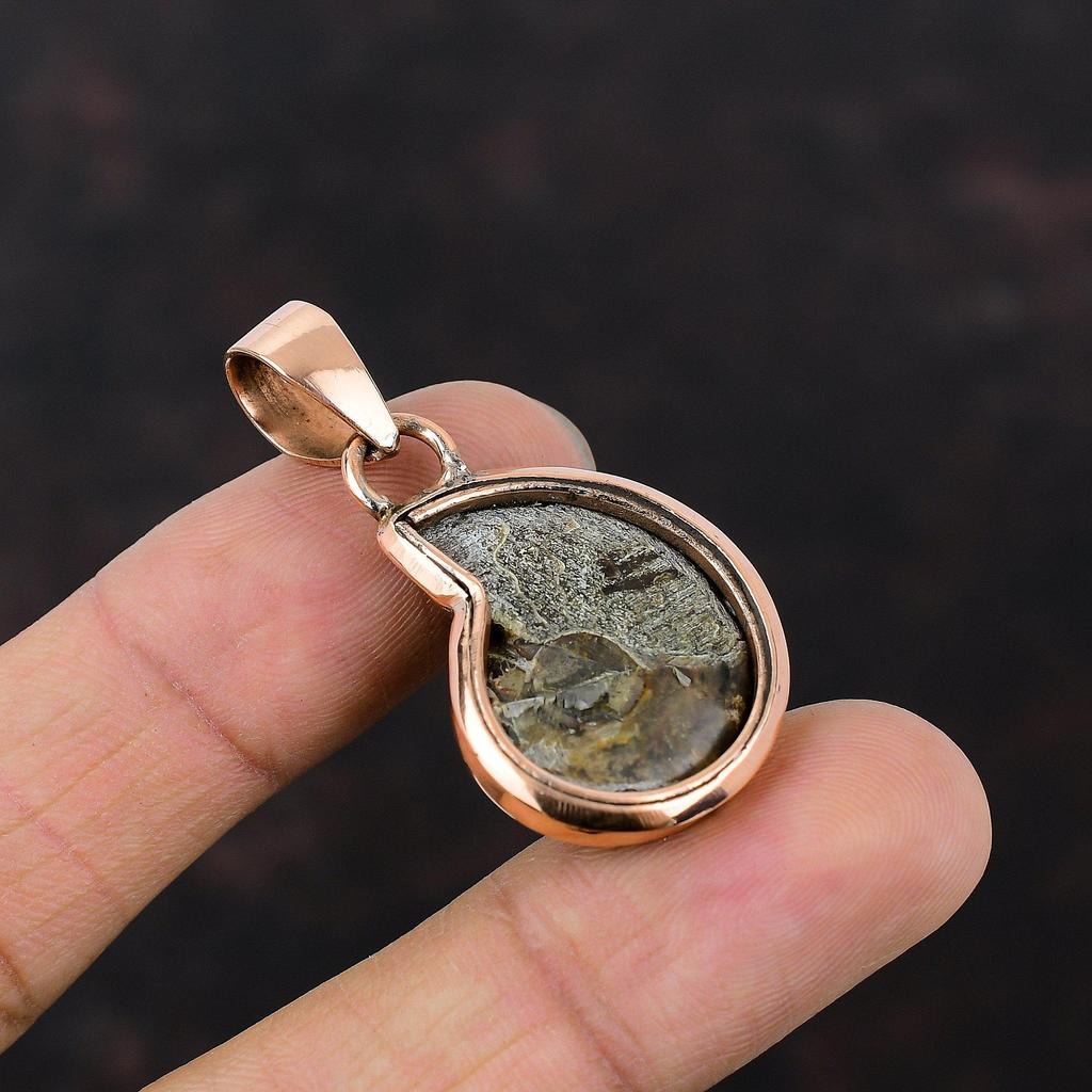 Ammonit Fossil Anhänger Kupferanhänger Höchste Qualität Edelsteinanhänger Kupferschmuck Handgefertigter Anhänger Geschenk für Freund Ammonit Fossil Schmuck