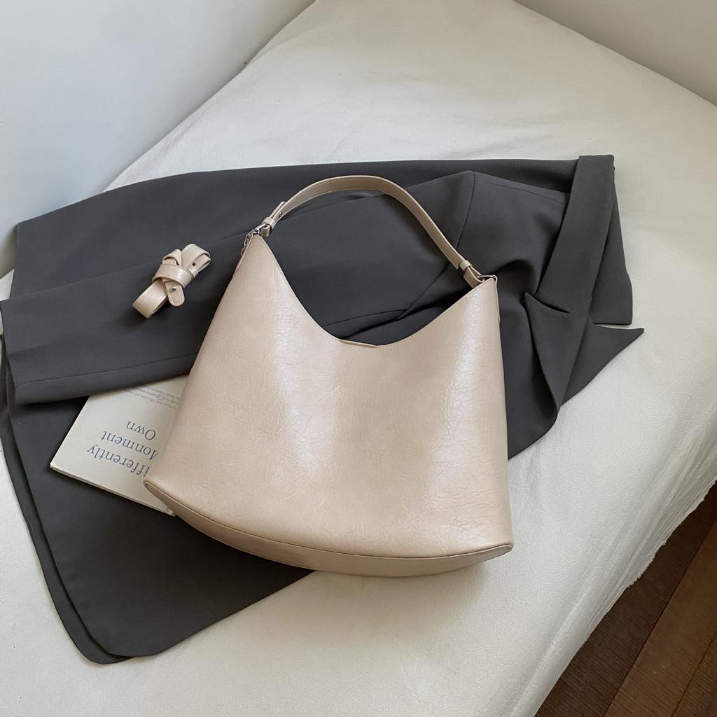 Popular Large-capacity Shoulder Bag Women's Autumn New Fashion Messenger Bag Commuter Tote Bag