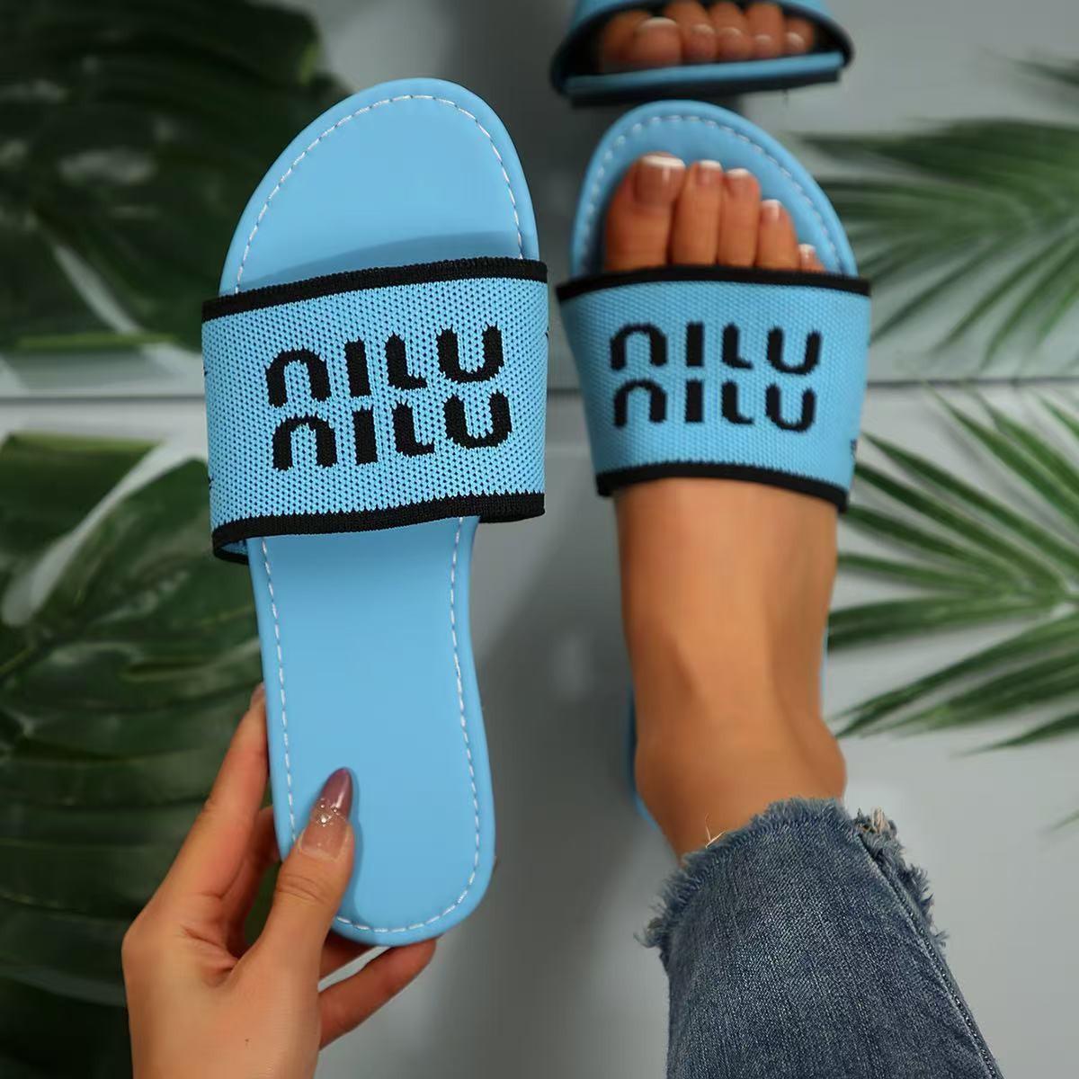 

New Luxury Design Womens Rhinestone Alphabet Summer Flat Slippers Outdoor Ladies Slippers Casual Party Beach Flip Flops 43 небесно-голубой