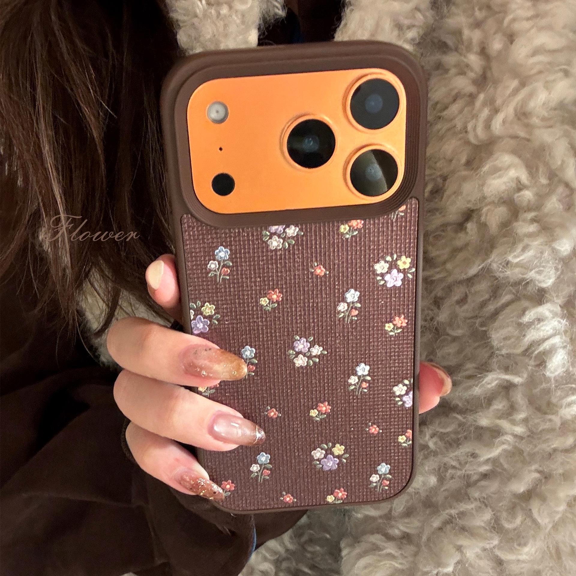 

Brown Floral Retro Leather Gilded Phone Case, Drop-Proof, Compatible with iPhone 14, 15, 16, 17 Pro Max 14 Pro