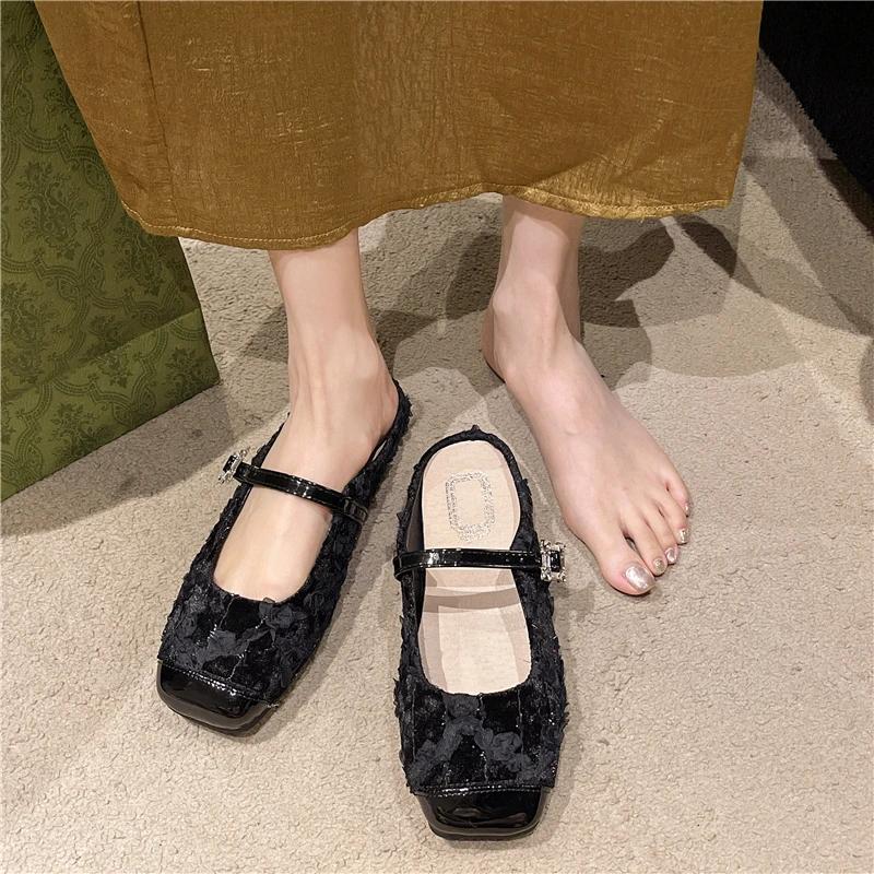 Fashion Flat Shoes Female Rivet Square Toe Slippers Women Summer Pantofle Lady Luxury Slides Low 2025 Soft Girl Designer Rome