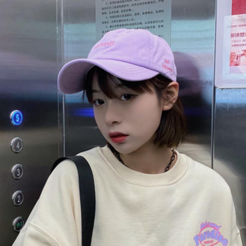 

Кепка с большим козырьком Женская бейсболка с мягким верхом с алфавитом Модная повседневная универсальная шляпа для лица Adjustable фиолетовый