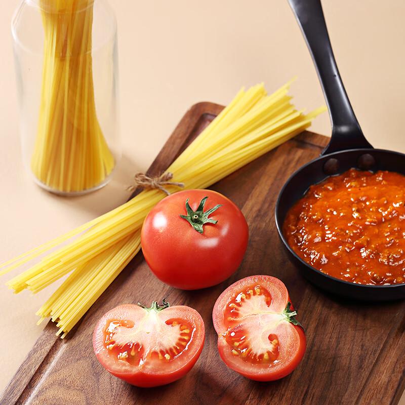 One's Member Rohkost-Spaghetti mit Tomaten-Fleischsauce