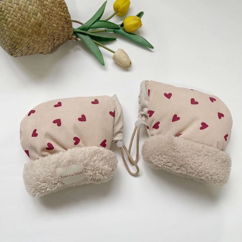 Children's Winter Gloves: Windproof, Anti-Freeze, Fleece-Lined & Cartoon Style for Bikes & Scooters