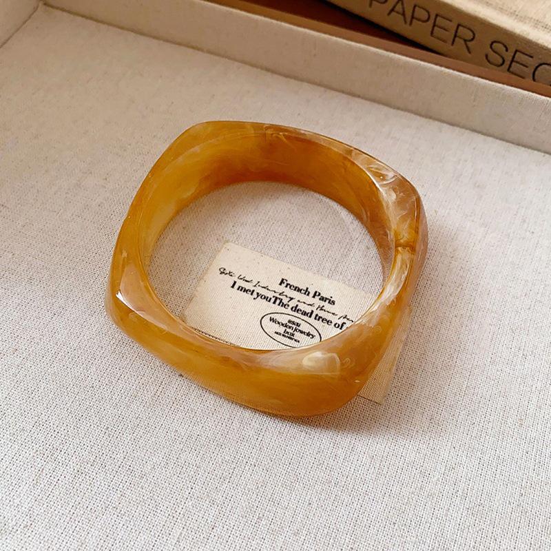 Minimalistyczna bransoletka z żywicy w kolorach gradientowych: Świeża, Słodka, Wszechstronna Bransoletka dla Kobiet