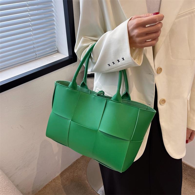 Internet celebrity big bag 2025 new trendy high-end feeling foreign shoulder bag women's bag large capacity versatile portable tote bag