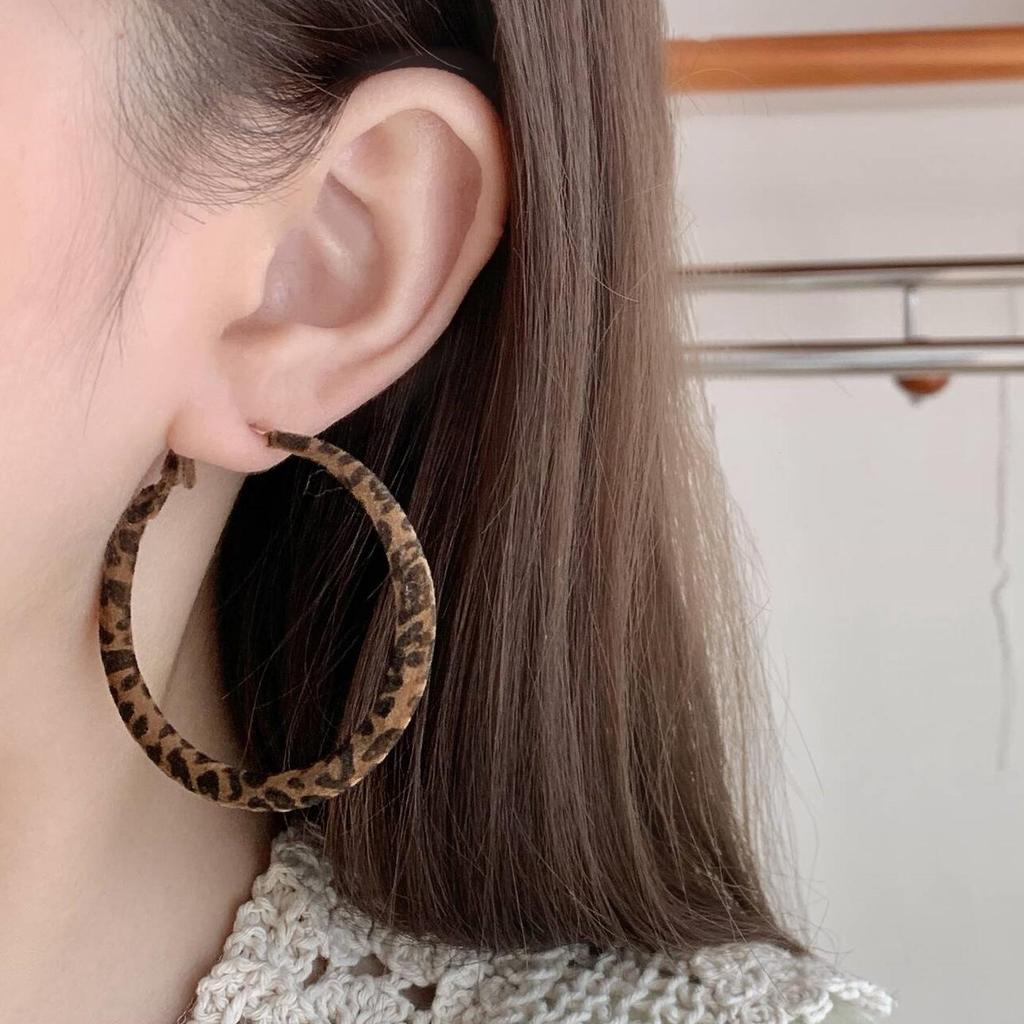 Retro Leopard Print Hoop Earrings: Exaggerated Hong Kong Style with Silver Needle Flocking for Women